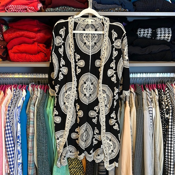 Est. 1946 black/white embroidered 3/4 sleeve open front kimono size XS - Picture 1 of 4